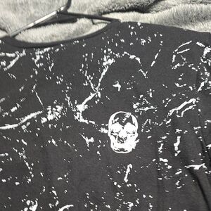 Black and White Skull Graphic T-Shirt